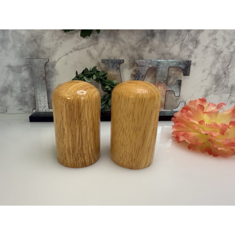 Vintage Light Bamboo Wood Salt and Pepper Shakers w Screw Bottom‎ Easy Fill NWOT